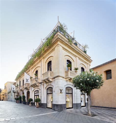 bar lv taormina|Le Bar Louis Vuitton, Taormina .